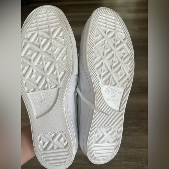 Chuck Taylor All Star Converse White Platform Sneaker Leather Low Top 9 - Picture 8 of 9